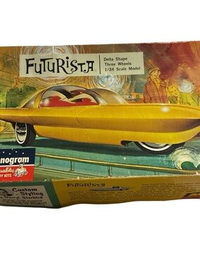 Vintage Monogram  Futurista Double Bubble Top Car 1/24 Model Kit 1965 RARE!!